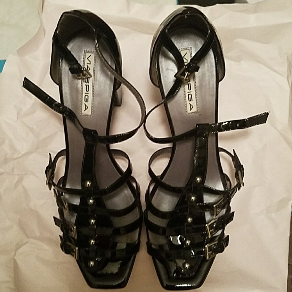 Via Spiga patent leather sandal